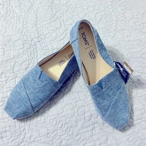 Toms Alpargatas.  Size 7.5